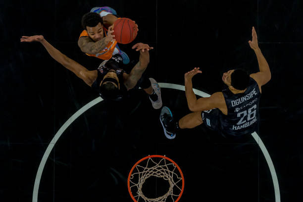 在一场扣人 在一场扣人